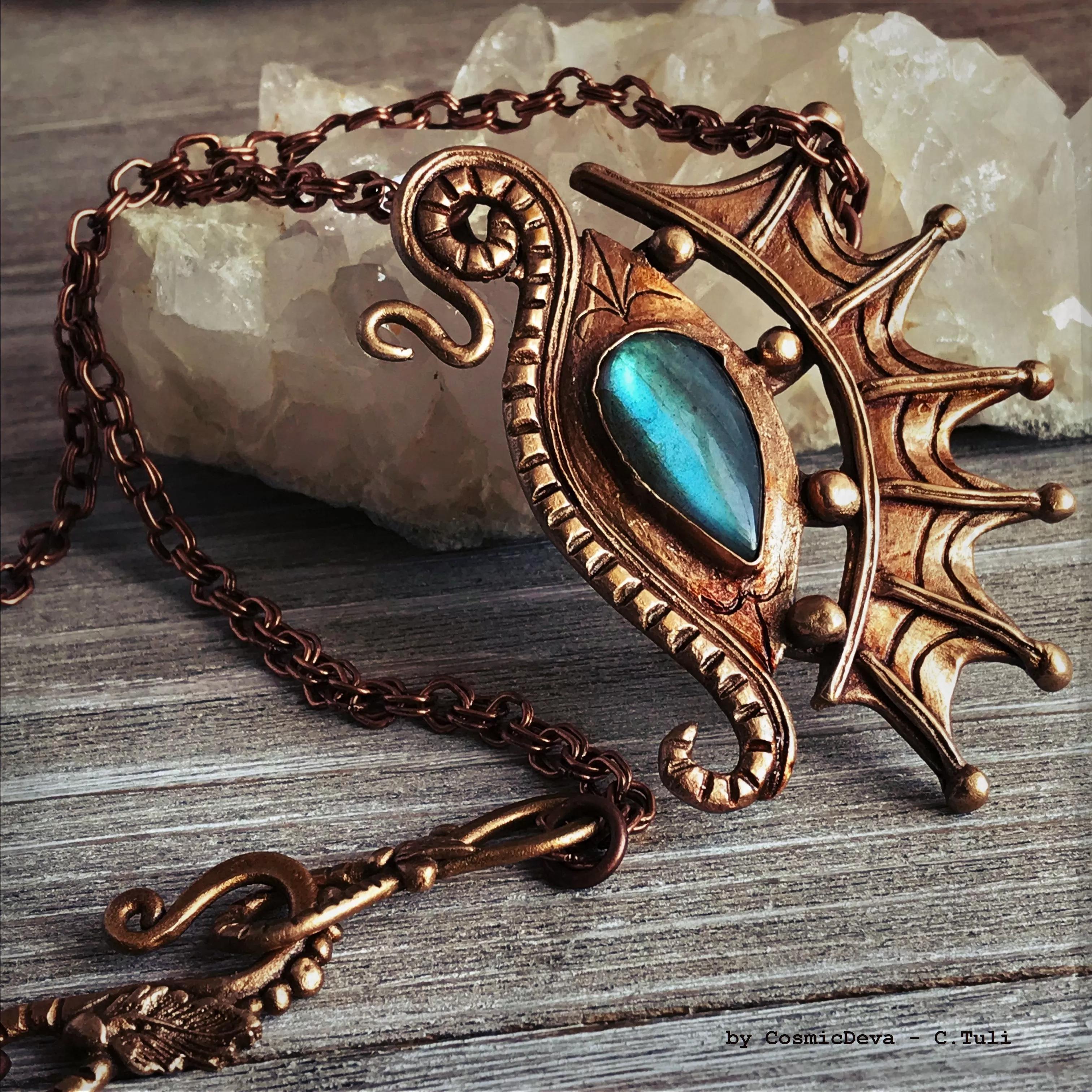 1013 The Eye Of The Dragon Bronze Necklace Pendant With Flashy Labradorite