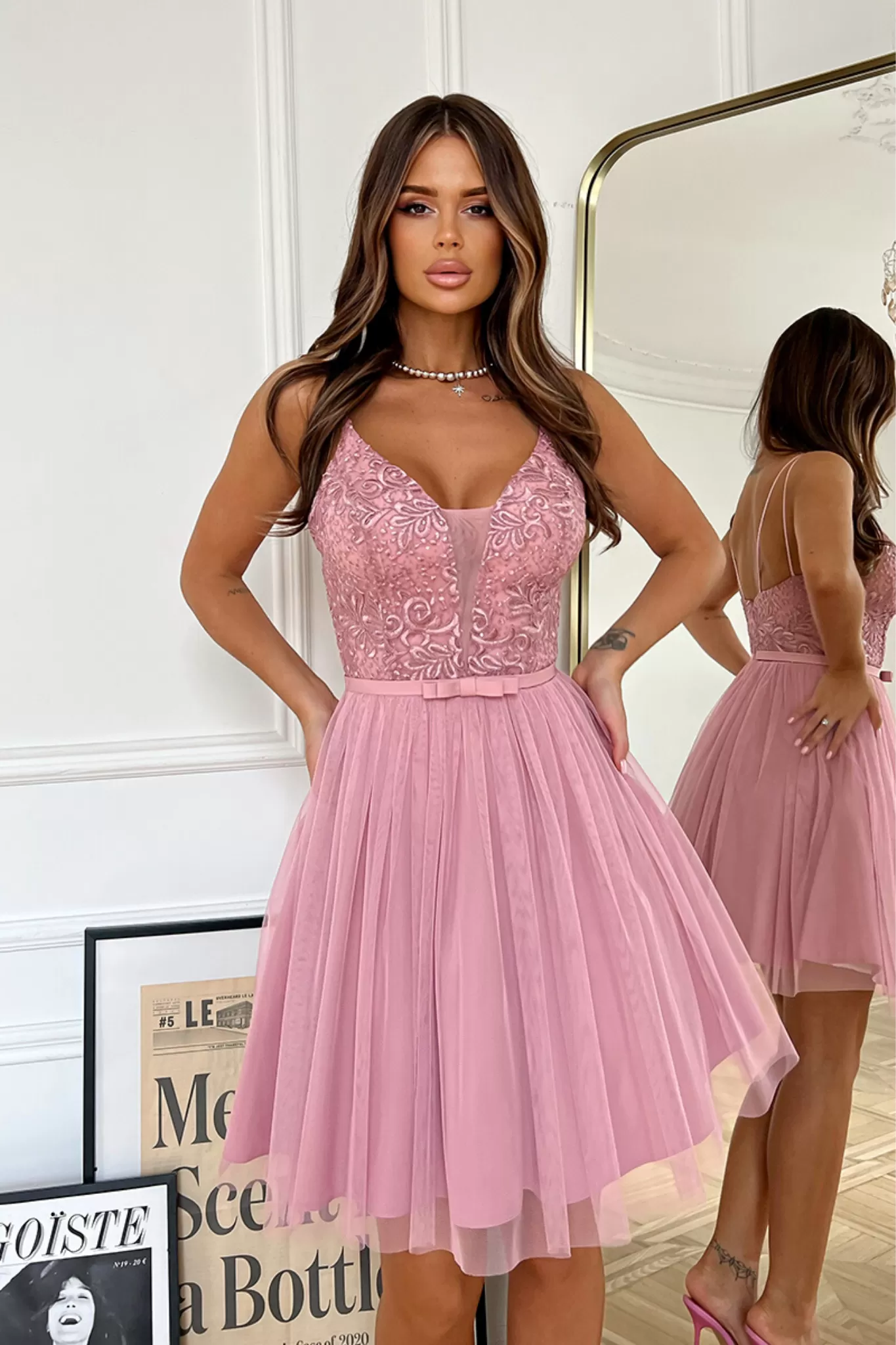 Abito corto rosa svasato princess con corpetto in tulle ricamato e gonna in tulle a strati