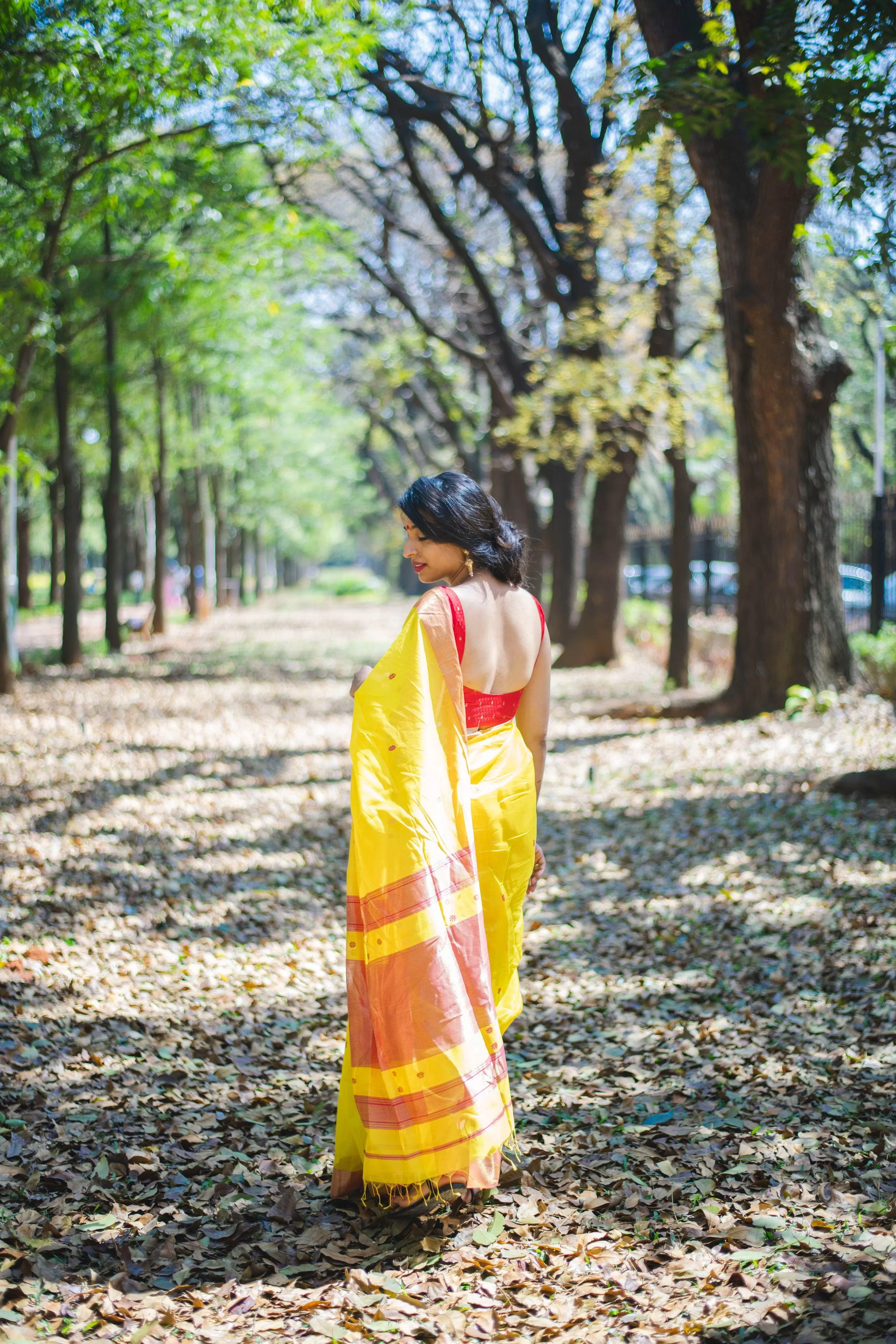 Kaisori  Yellow Boota Maheshwari saree