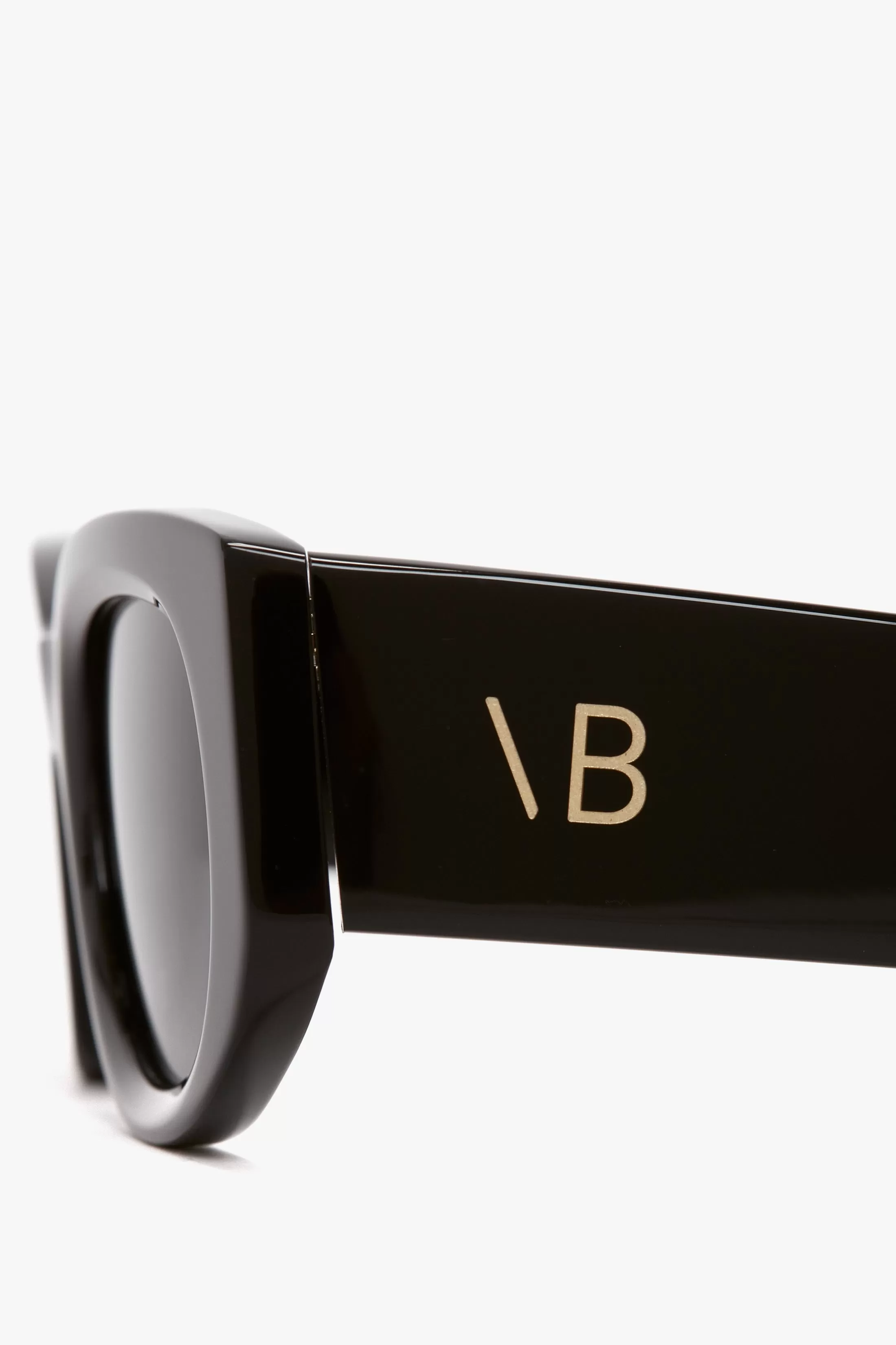 Monogram Detail Sunglasses In Black