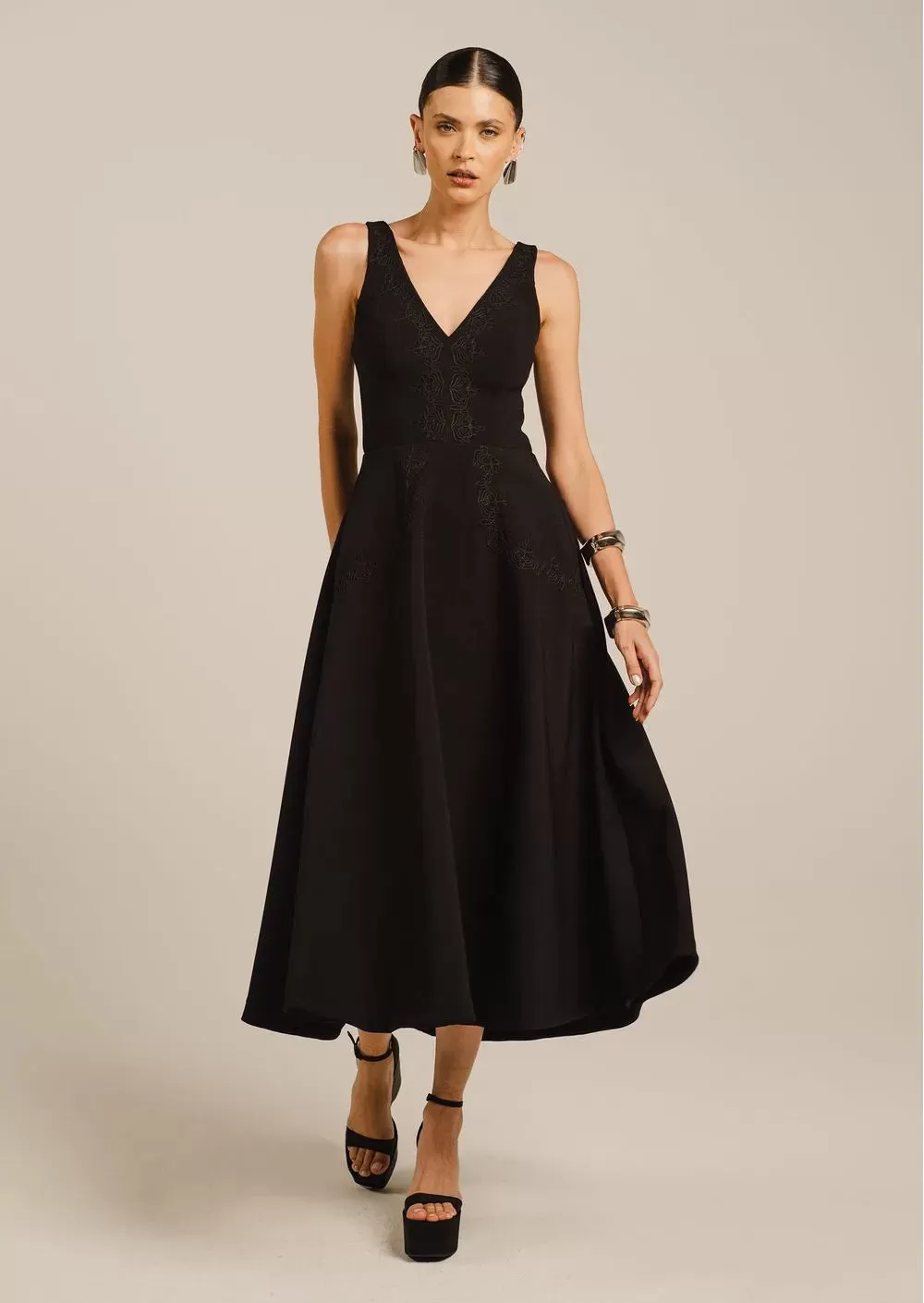 VESTIDO LOVLITY PRETO LUMIER MIDI